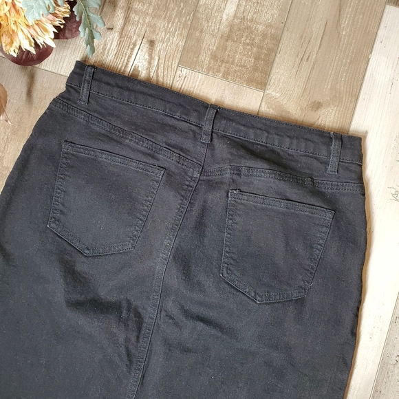 Happily Grey Black Denim Raw Hem Casual Jean Skirt Size 13/30 NWOT - Picture 10 of 16
